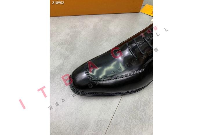 ̺   MYB6556