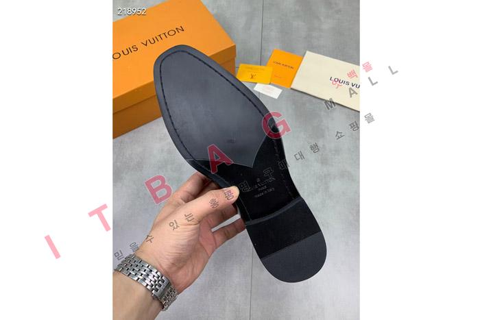 ̺   MYB6556