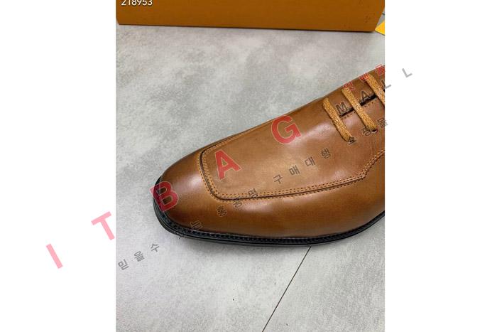 ̺   MYB6557