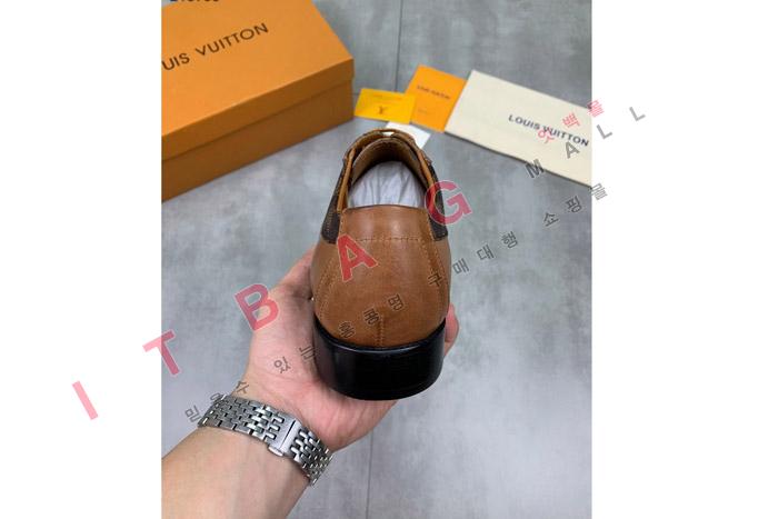 ̺   MYB6557