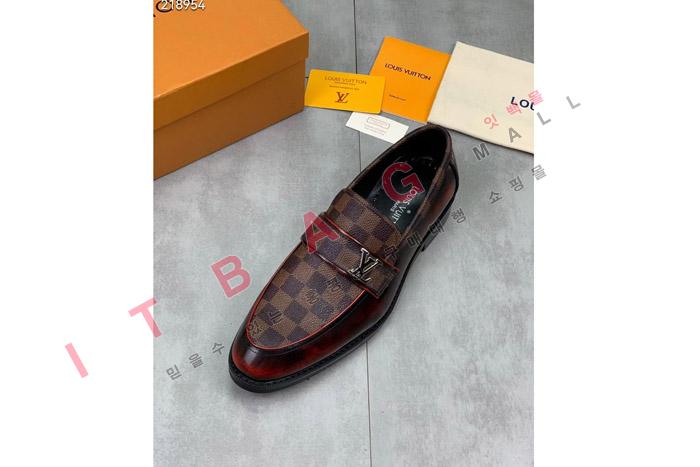 ̺     MYB6558