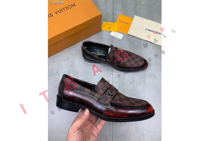 ̺     MYB6558