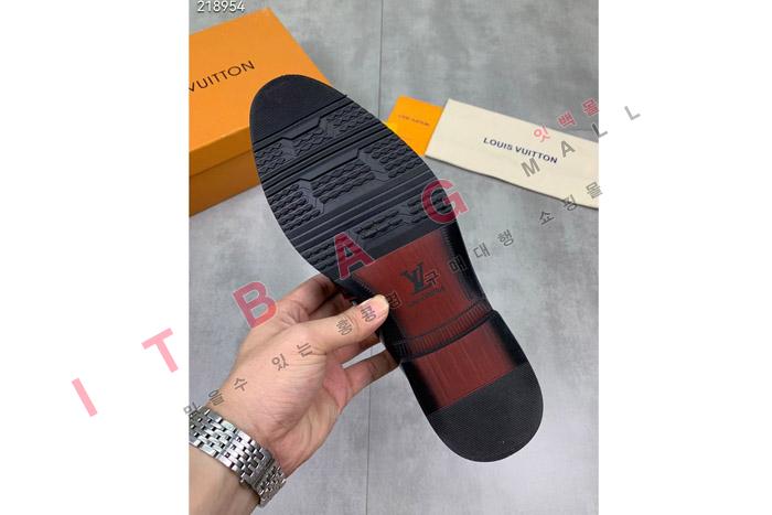 ̺     MYB6558