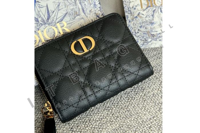   Caro Scarlet   A82373